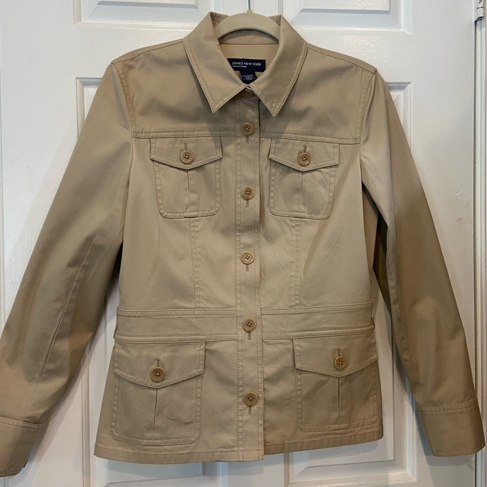 Jones New York signature size medium almost like a new jacket